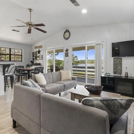Villa Hawthorne Retreat W Waterfront Fire Pit